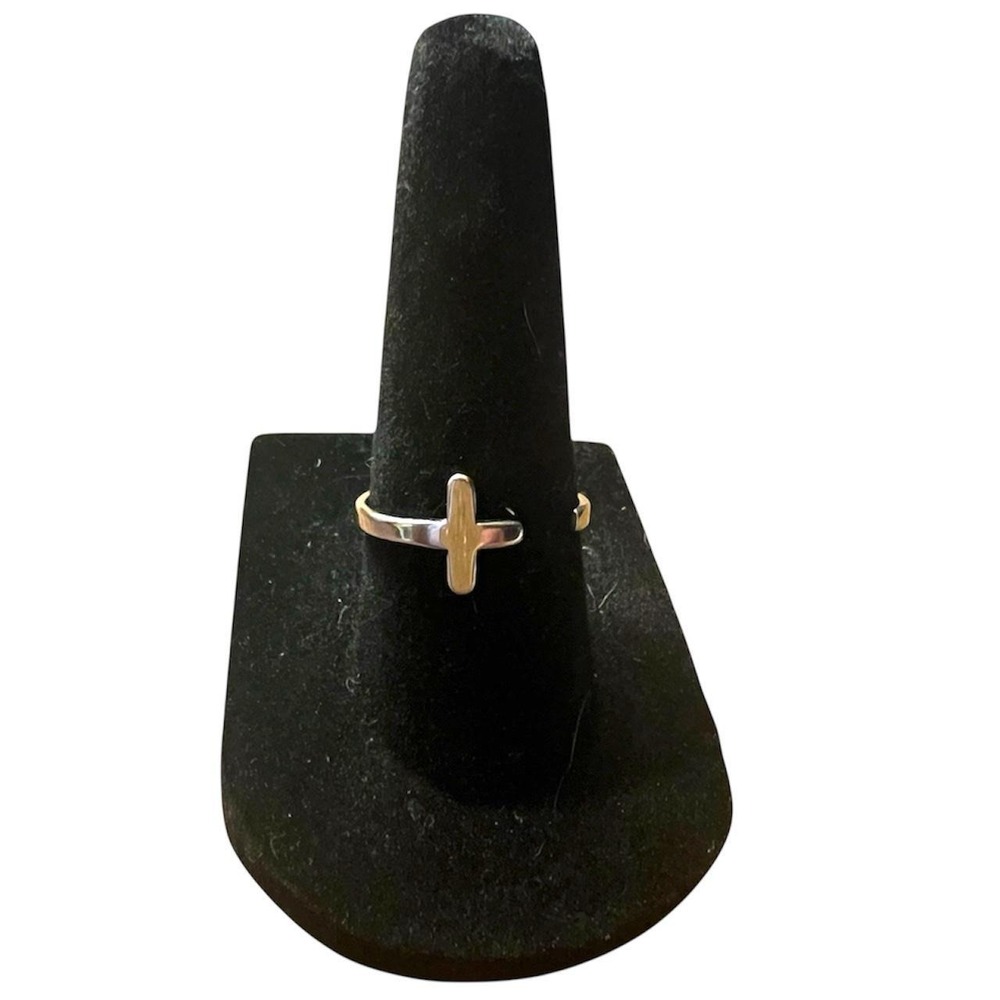 Silver toned minimalist cross ring - adjustable